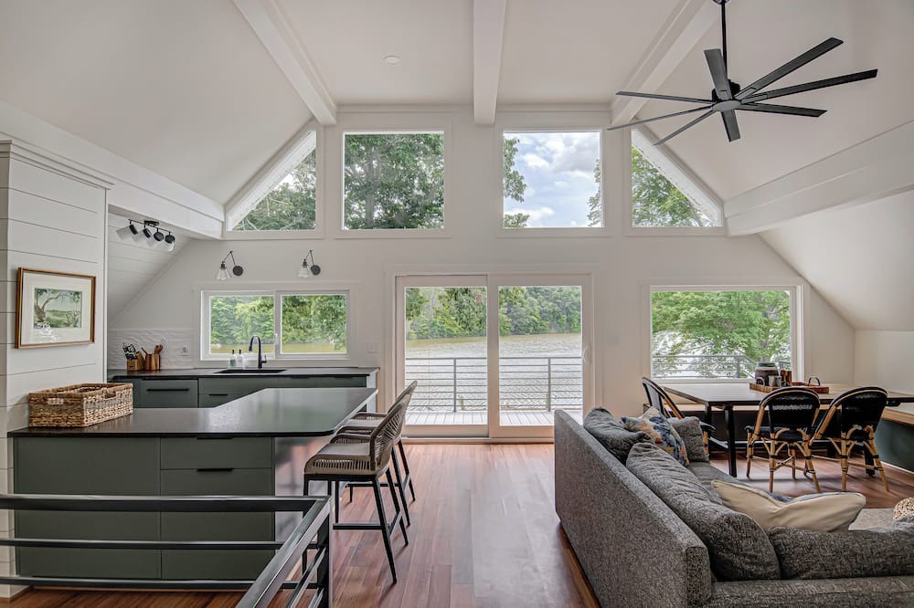 Stokes House | Charming 3-Bedroom Lake House w/Hot Tub and Playground