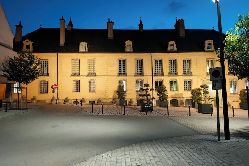 Montbard House | Gite la Buffonnière