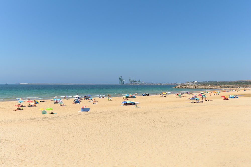 Sines House | Room 'Quarto Triplo Conforto 2' with Private Terrace and Wi-Fi