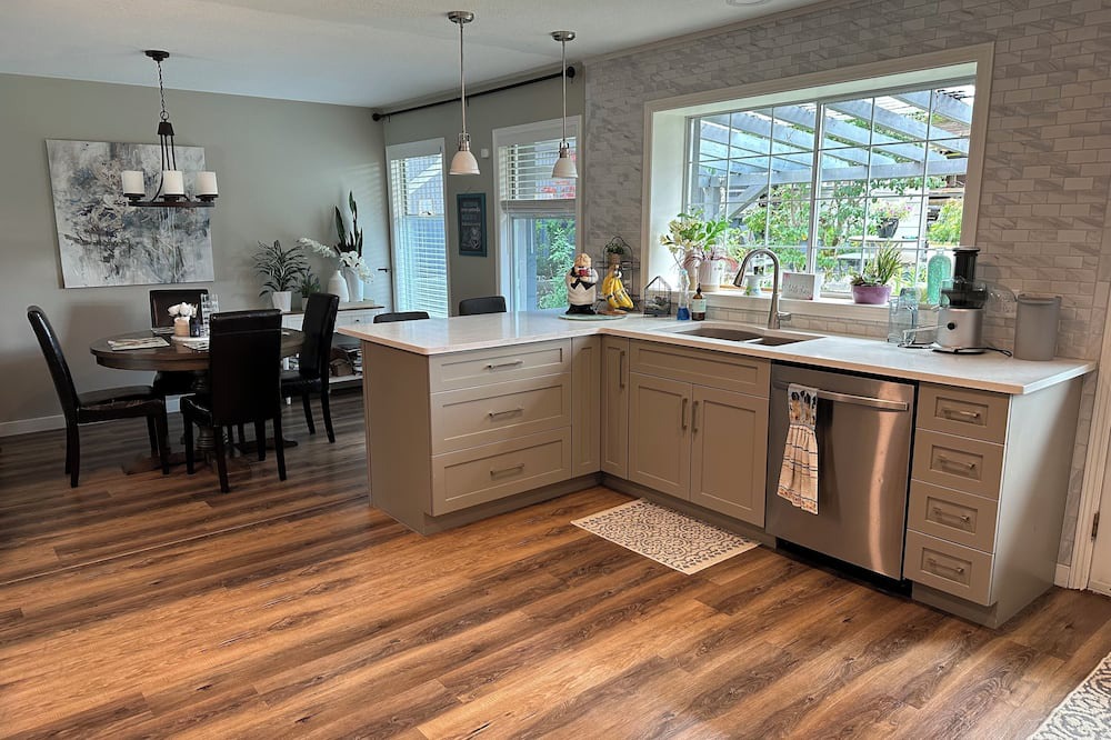 Port Alberni House | Executive Home in the Heart of the City