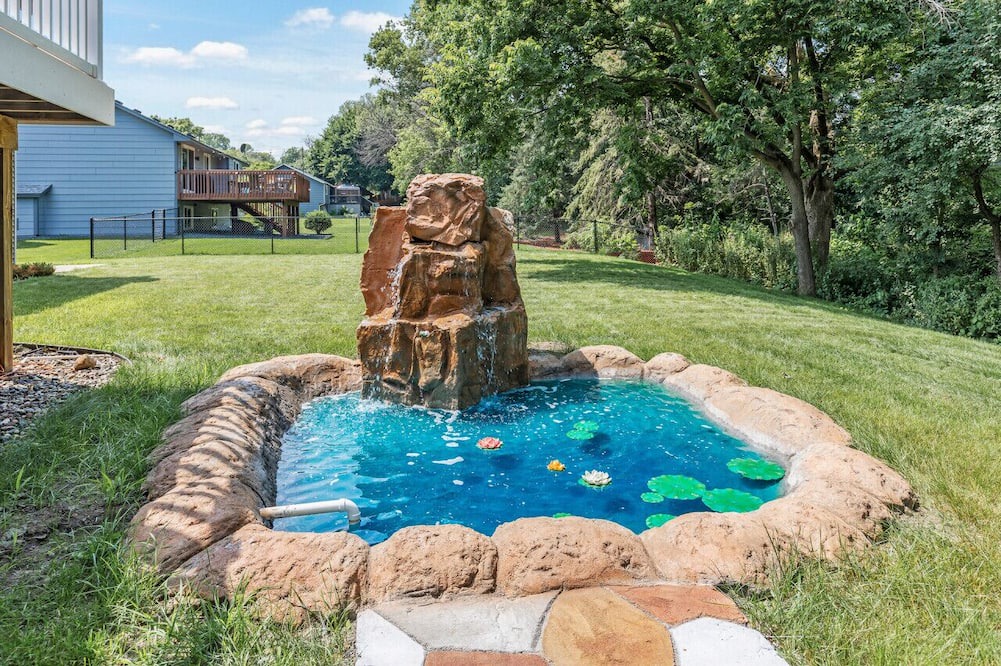 Burnsville House | Private Room in Gorgeous Home in Burnsville - Rm 1