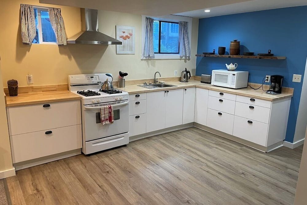 Kings Heights Apartment | Heart of NW Portland/Alphabet District - Walk to Everything