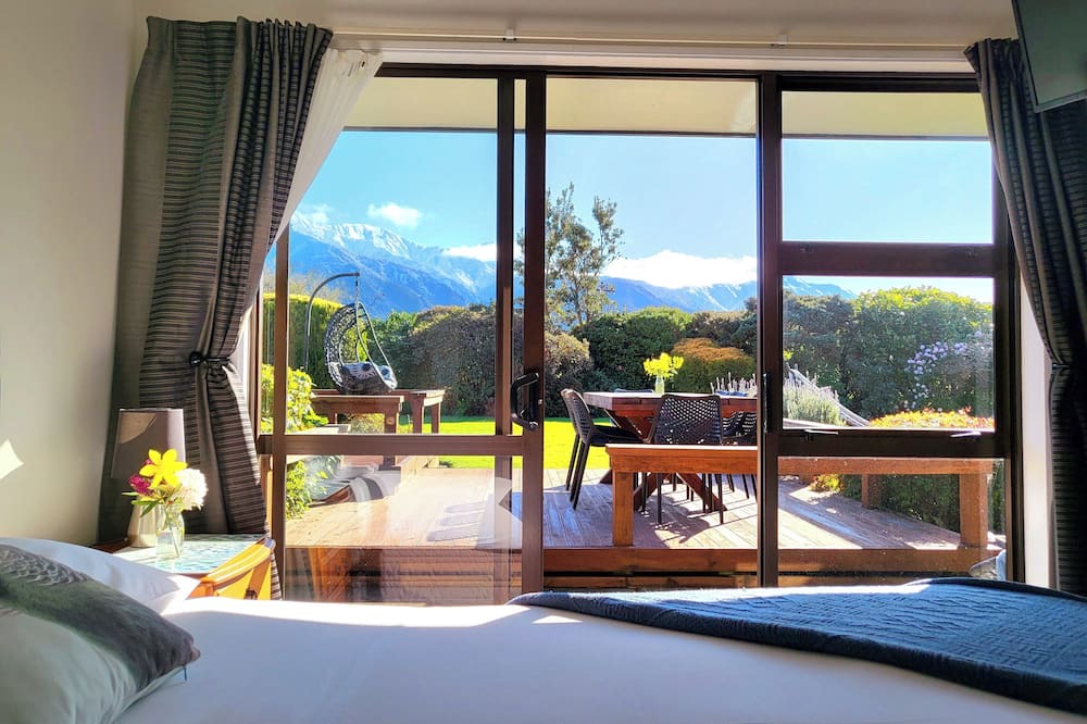 Kaikoura Cabin | Christmas 2024: 11 people, Hot Tubs, Spectacular Views, Plenty of Space to Play