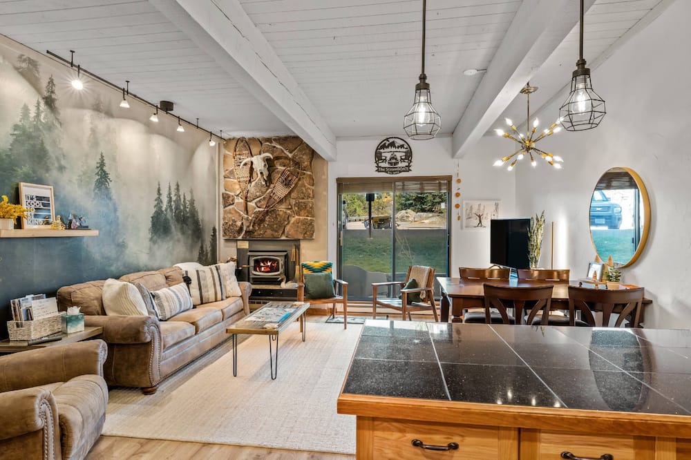 Steamboat Springs Condo | True Ski In/Out+HotTub-Pool-Gym-FreeShuttle-Wood Fireplace-Private Grill/Patio/Ski Locker-JustListed