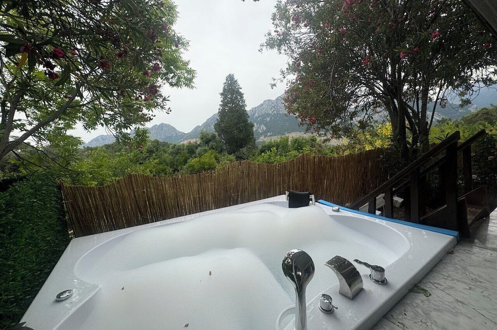 Konyaalti House | Cozy 1-bedroom villa with AC, WiFi, fitness room in gorgeous Konyaalti