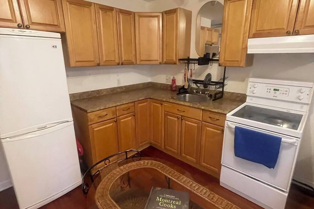 Marconi-Alexandra Apartment | Cozy 1-bedroom apartment with WiFi, AC in beautiful Montréal