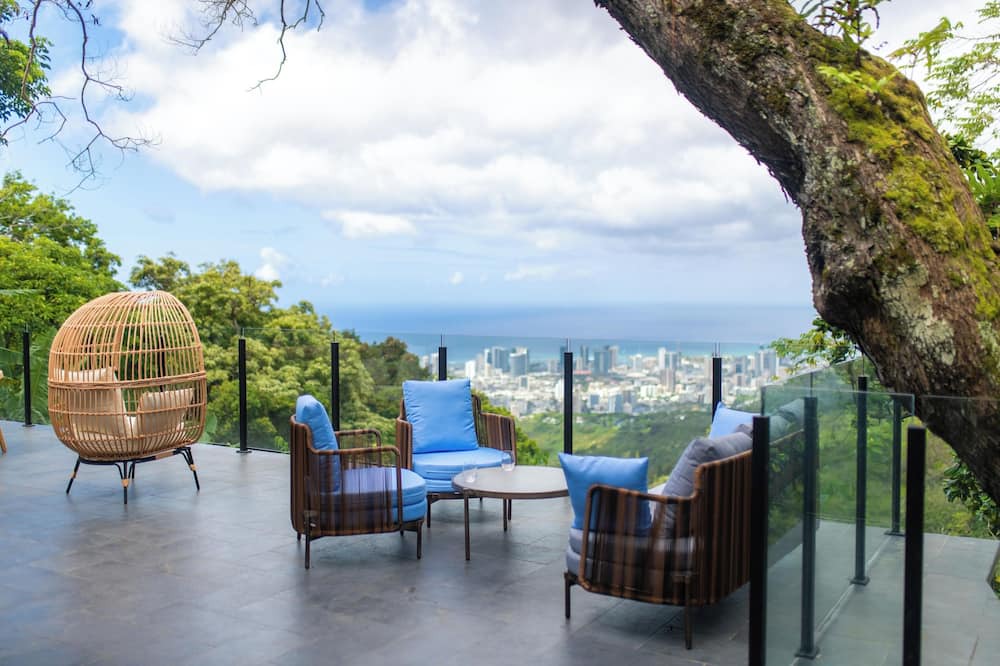 Manoa House | Tropical Jungle Ocean View Guest House