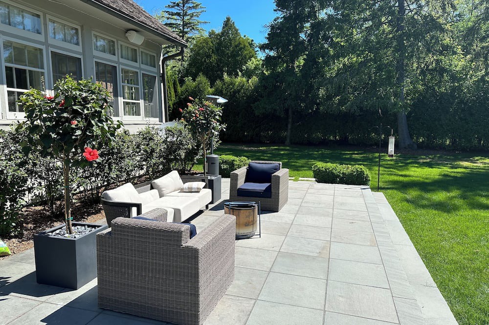 Fox Point House | Beautiful Home on Lake Michigan in Fox Point with Pool.