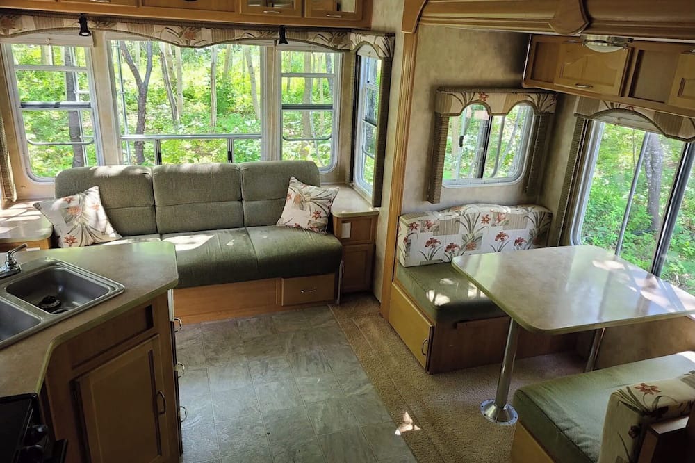 Petit-Etang House | The Riverside Windchaser!