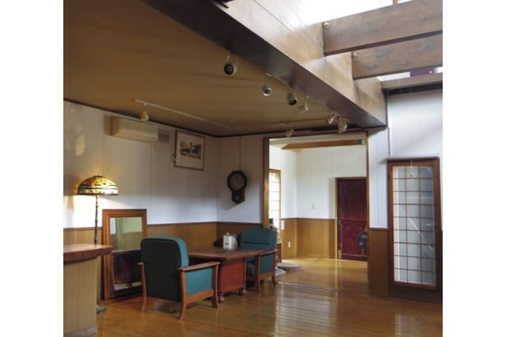 Biei House | Outdoor bath and toilet Westernstyle twin room / Kamikawagun Hokkaidō