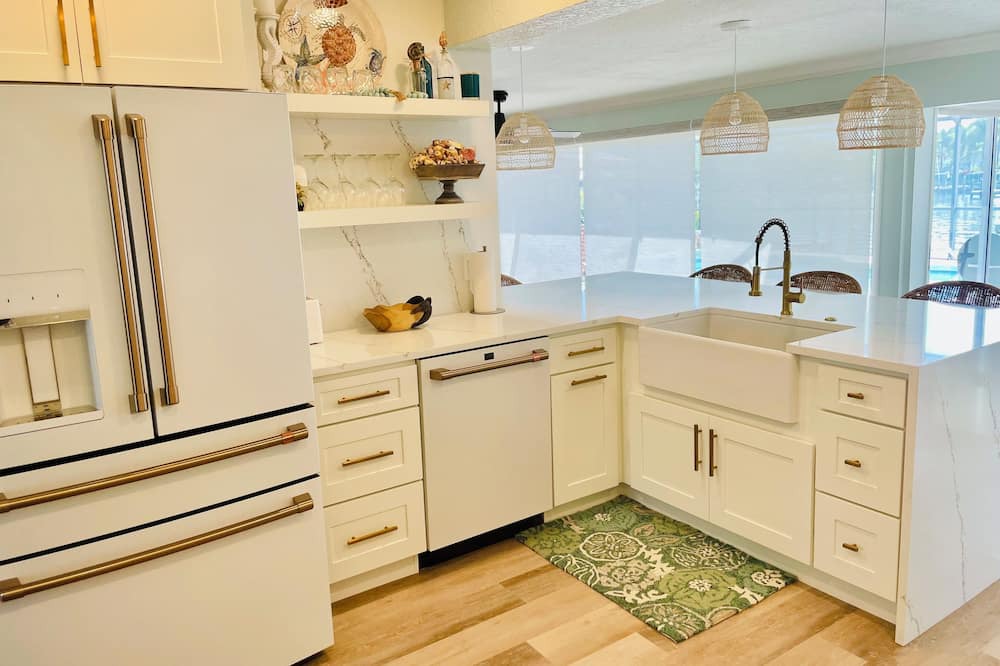 Bay Colony House | Beautiful updated home on salt water canal on Terra Ceia Bay.