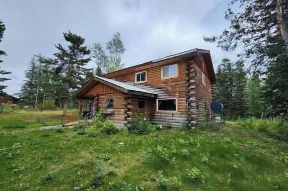 Kenny Lake House | Spruce House: 8 Bedroom Log Home