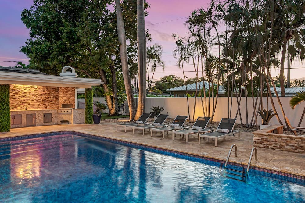 Harbor Beach House | Private Neighborhood Heated Pool Walk To Beach Lush Surroundings Harbor Key
