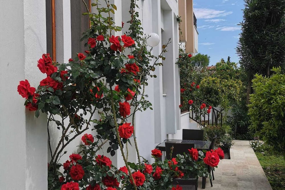 Tekirova Villa | Ferienhaus/doppelhaushälfte mit Swimmingpool und Whirlpool im Schönen Garten