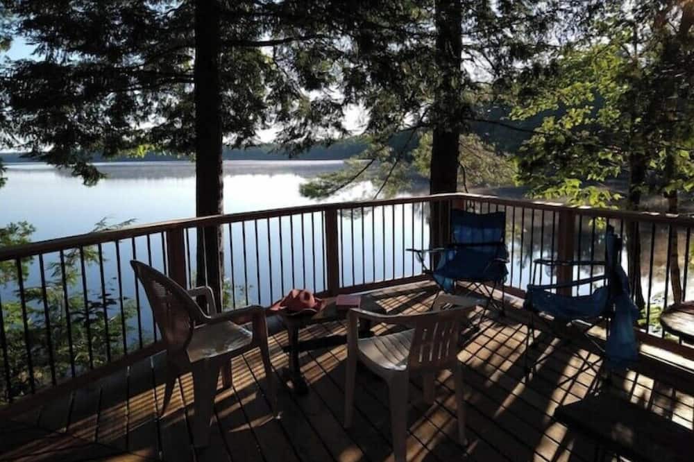Kents Hill House | Baljunor Lake House - Refresh Your Soul - Canoe, Rowboat, Clean Lake, Waterfront