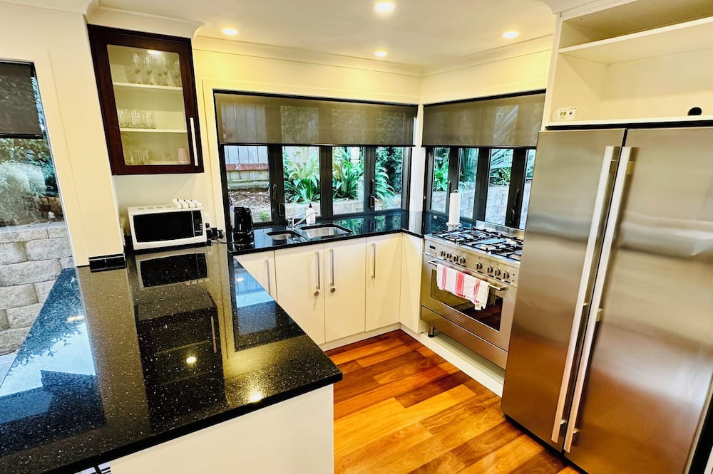 Petone House | Warm, Modern, Child-friendly - Lower Hutt Escape