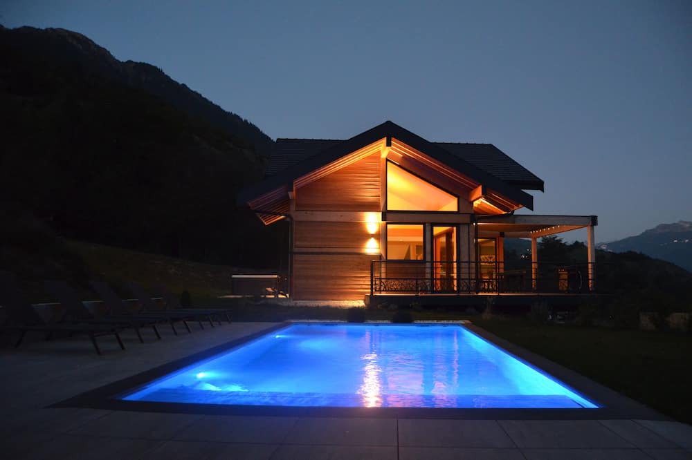 Aime Ski Chalet | Chalet Neuf, Piscine Chauffée, Jacuzzi, Pétanque