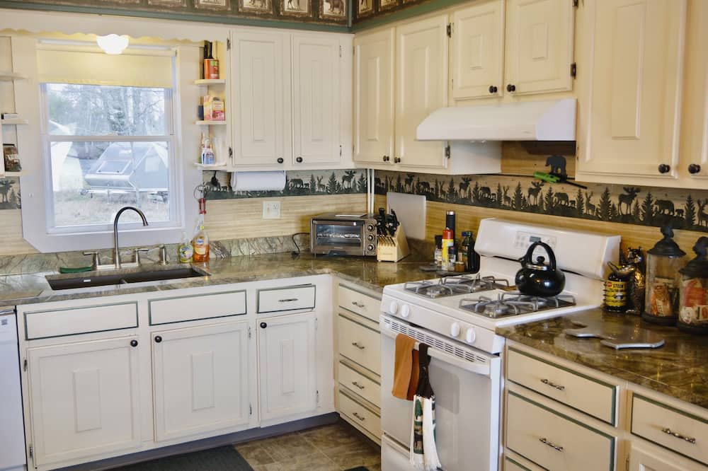 North Penobscot House | Cozy Retreat in Millinocket on Smith Pond: 300ft of water frontage