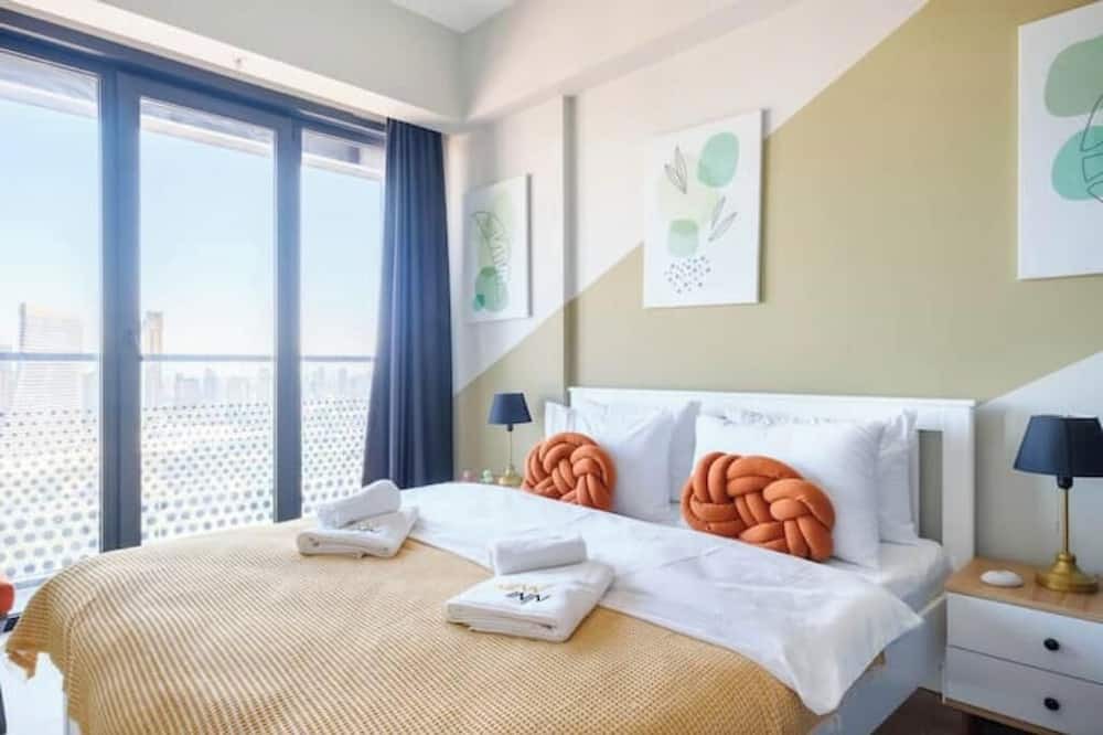 Umraniye Apartment | Rhea - Chic 1BD Apt w/ Balcony Views & Parking