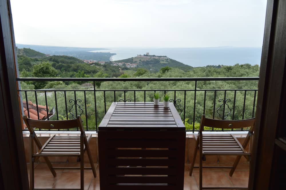 Nei Pori Apartment | Attic with a View - Σοφίτα με Θέα