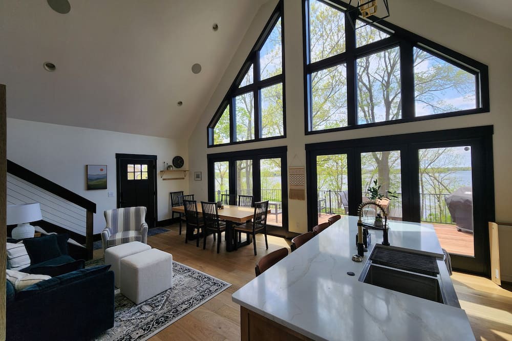 Faribault Cabin | Lake house with stunning views of Roberds Lake year round!