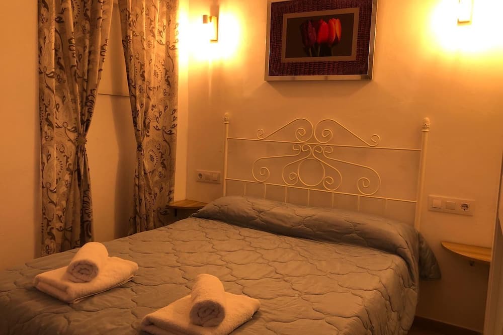 Tijola Apartment | Apartment 'Miguel Y Rosa 2' with Wi-Fi and Air Conditioning