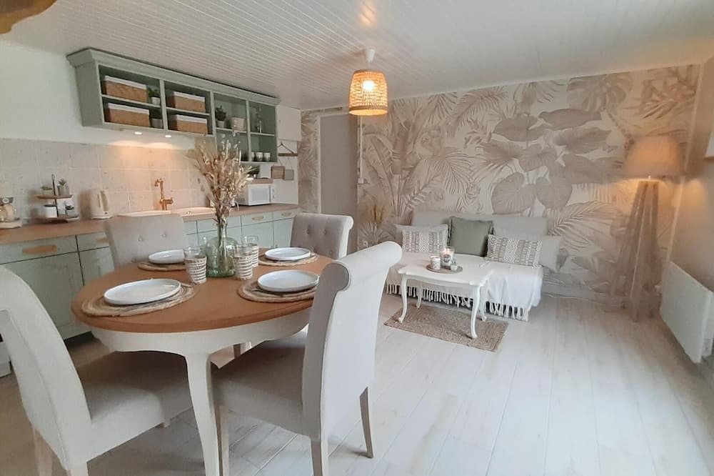 Authon-Ebeon House | Holiday Home 'Gîte Florène' with Private Terrace and Private Garden