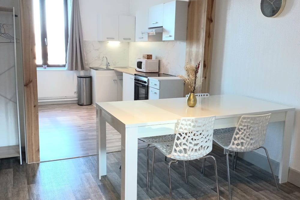 Remiremont Apartment | Appartement Les Iris, au Calme, Proche du Centre-ville