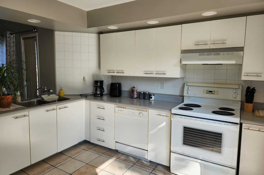 Saint-Hubert House | Timeless Tranquility, a place near everything!