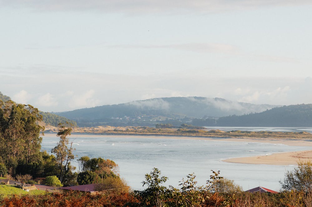Cabana de Bergantinos House | Holiday Home 'Lar De Mar' with Sea View, Private Terrace and Wi-Fi