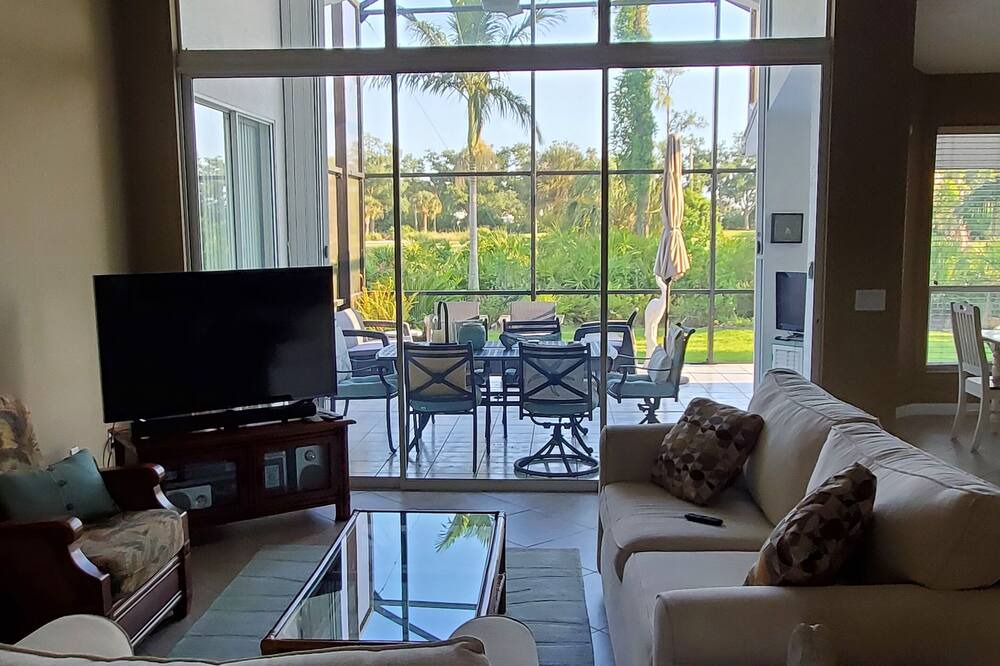 Riverwood House | Spend your winter in this beautiful home on the Riverwood golf course.