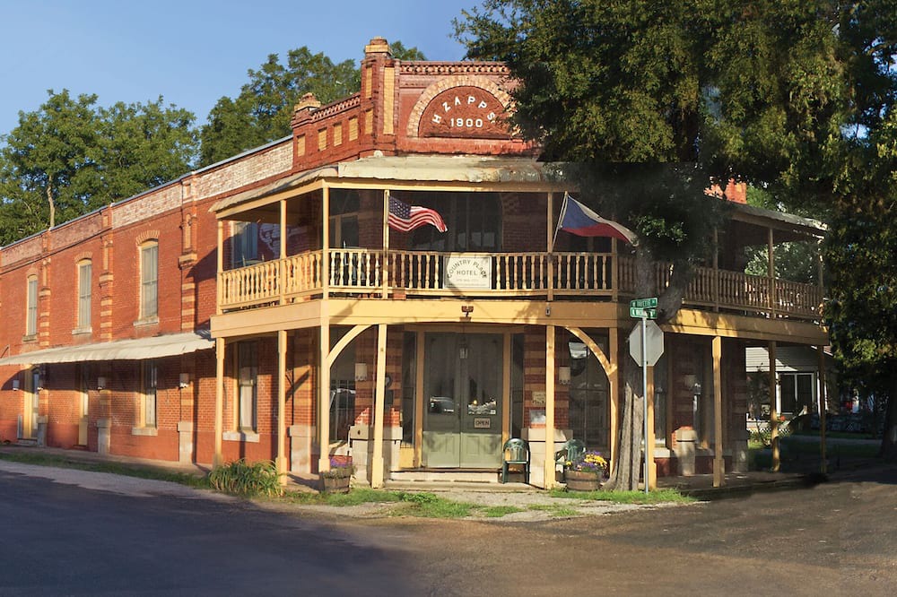 Fayetteville Hotel | Grand Fayette Hotel