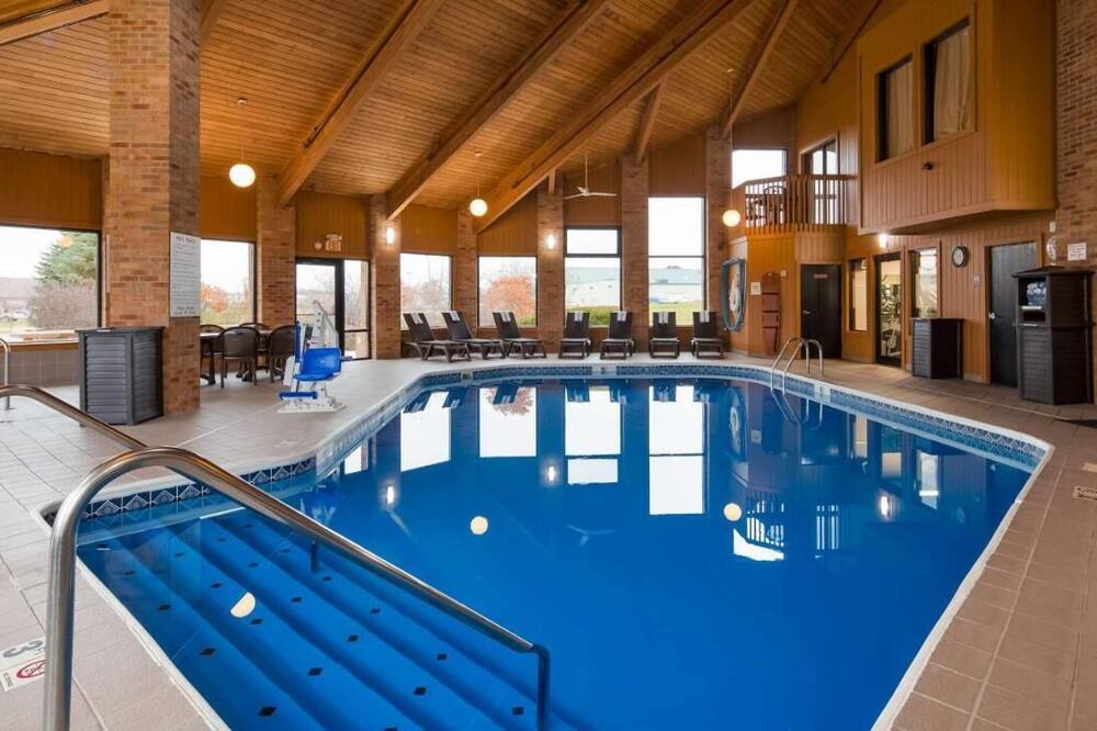 Hebron House | Perfect for I-70 Travelers: Stay with Indoor Pool, Hot Tub, and Free Breakfast