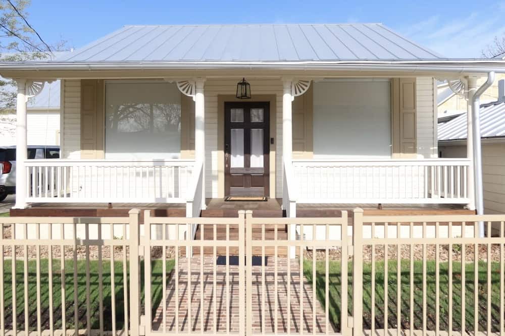Comfort Cottage | The Stay on Seventh