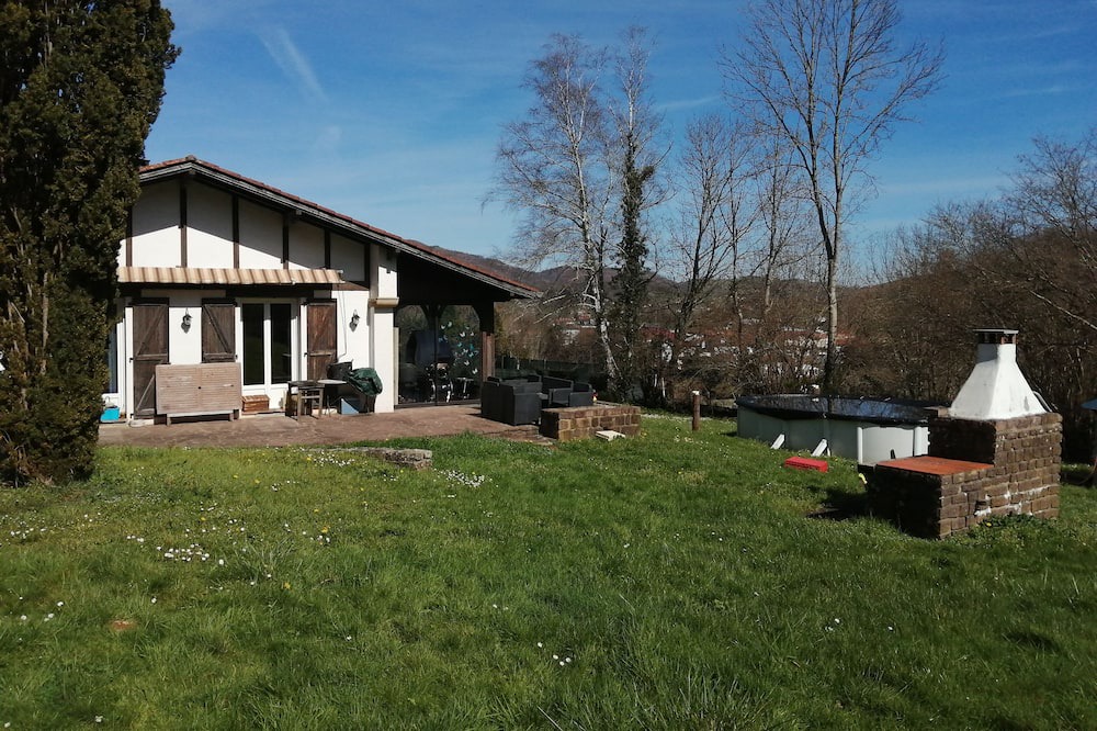 Saint-Martin-d'Arrossa Bed & Breakfast | Chambre Xoriekin Charmante et Calme au Cœur du Pays Basque Intérieur !!!