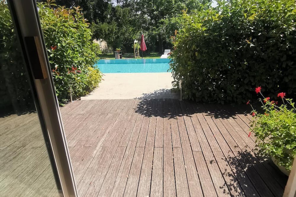 Precy-sur-Oise Apartment | A 25 mm de Paris, Petite Maison Individuelle Avec Piscine Chauffée et Privée