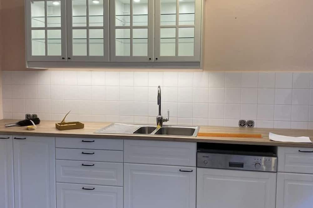 Unsleben Apartment | Holiday home Old Brewery at the moated castle