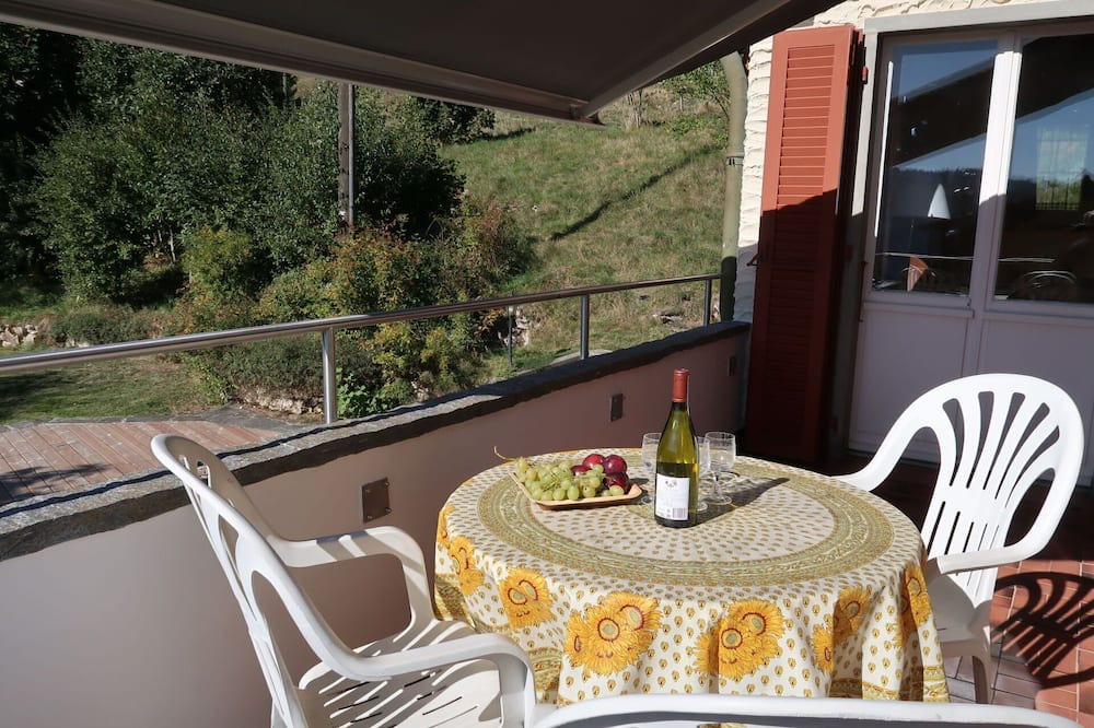 Sainte-Croix Apartment | Cosy apartment for 6 guests with WIFI, terrace and parking