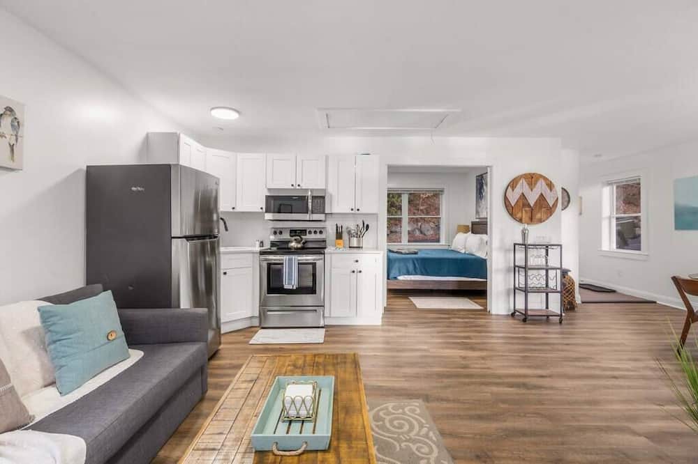 South Britain House | #38g - A LakeHouse Bungalow