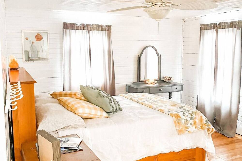 Manns Harbor Other | Waterfront; Good Views; Dog Friendly