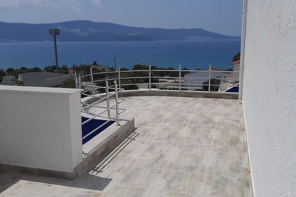 Akbuk Apartment | Luxury 2 Bedrooms Beachfront Apartments on the Sunny Turkish Riviera -C1 Ground