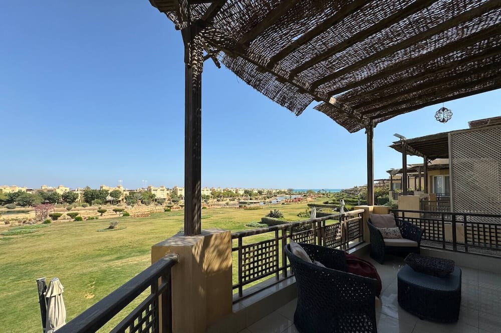 Ras Sudar House | Spacious cozy retro beach house