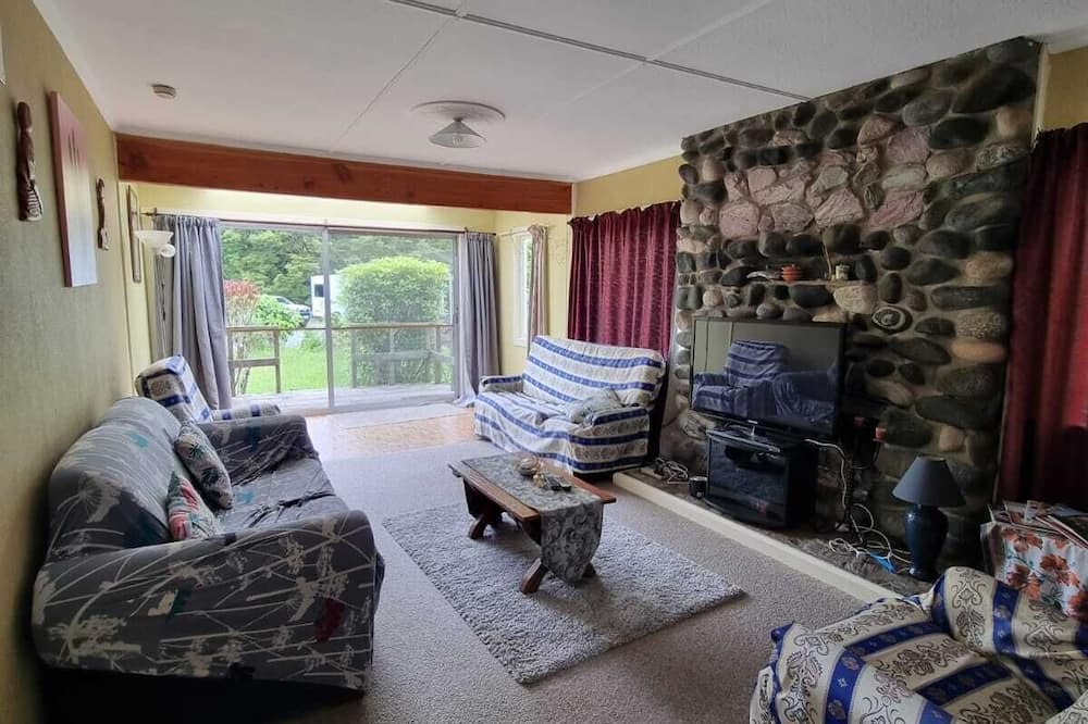 Manapouri House | Cosy getaway in Manapouri