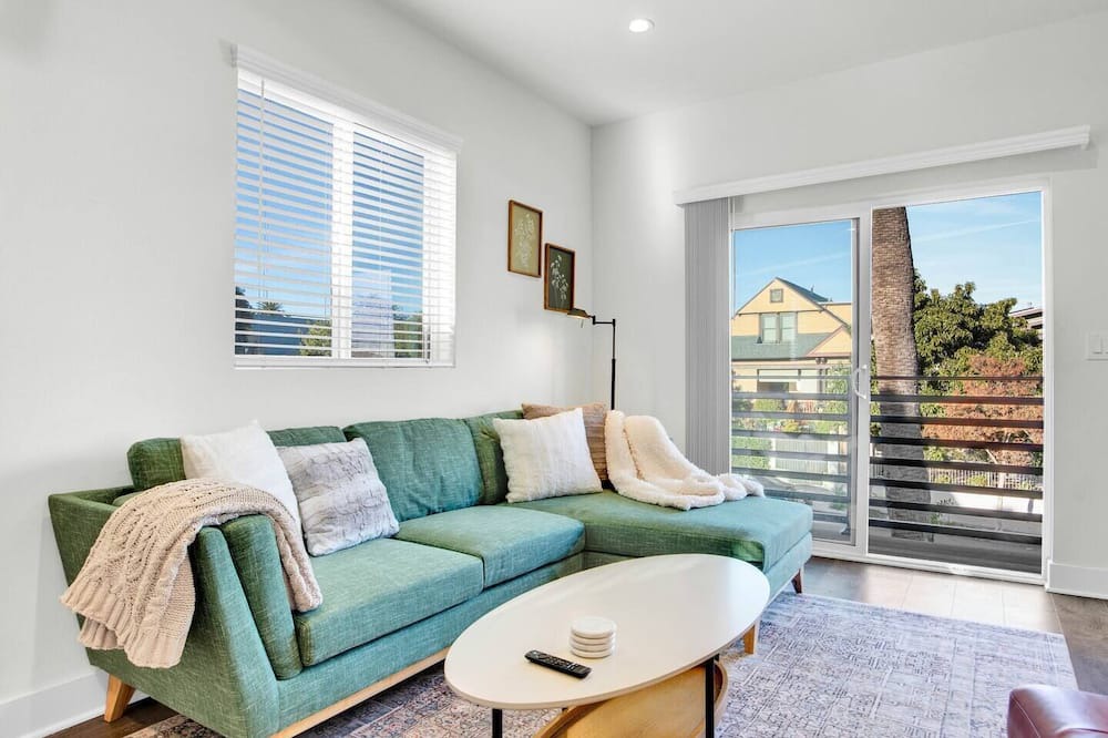 Historic Filipinotown House | Newly built luxury condo near Downtown&Hollywood