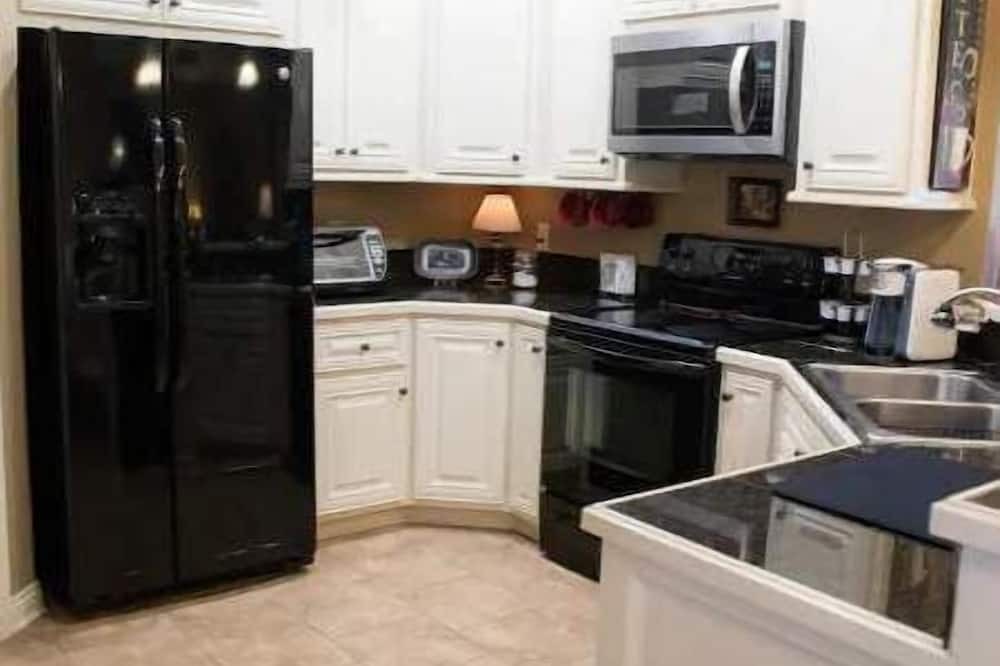 Beebe House | RaneyDay RedBird Retreat Water View/near Searcy AR