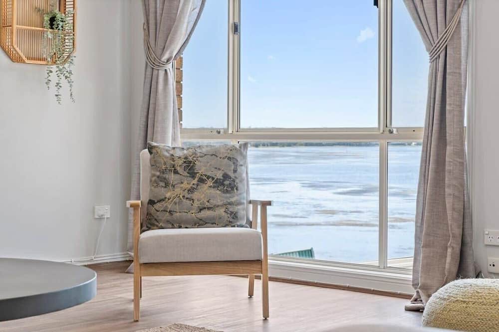 Charmhaven House | Kayak - Pool - Waterfront Paradise in Charmhaven