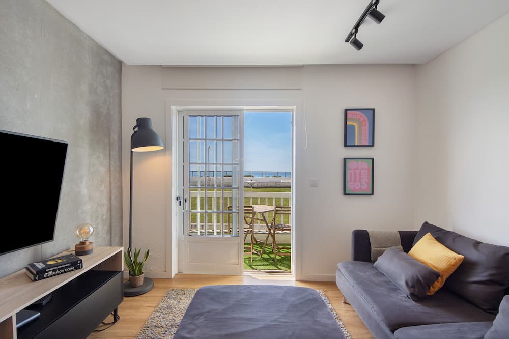 Vagos Apartment | Apartment 'Sunset At Vagueira Beach' with Sea View, Balcony and Wi-Fi