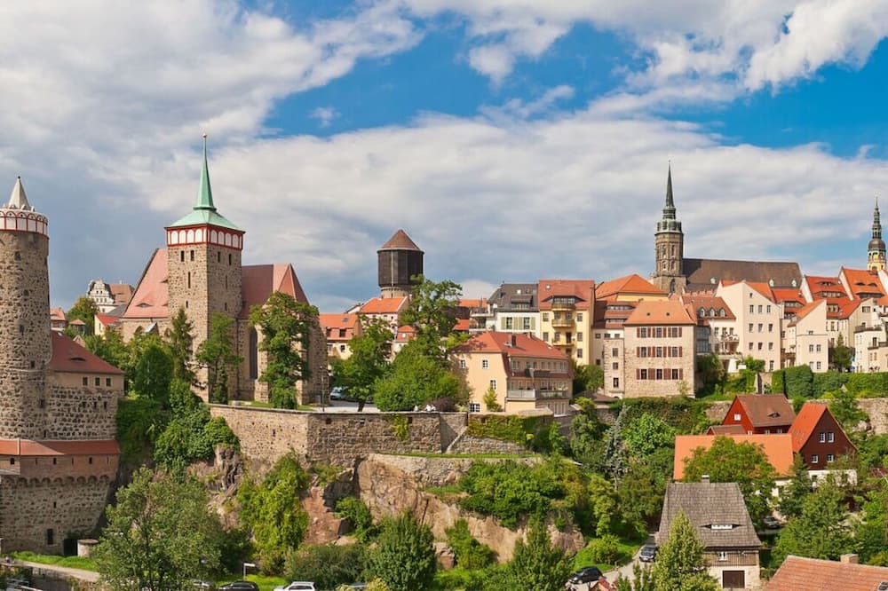 Cunewalde House | Evening sun Modern retreat