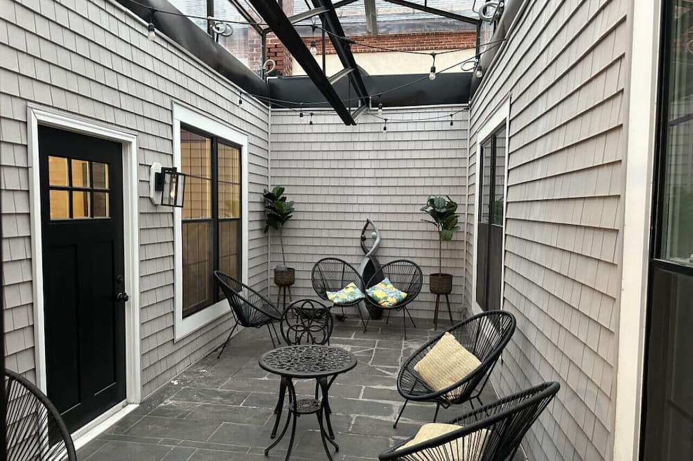 Federal Hill Apartment | Federal Hill Gem Close to Ravens Stadium and Camden Yards