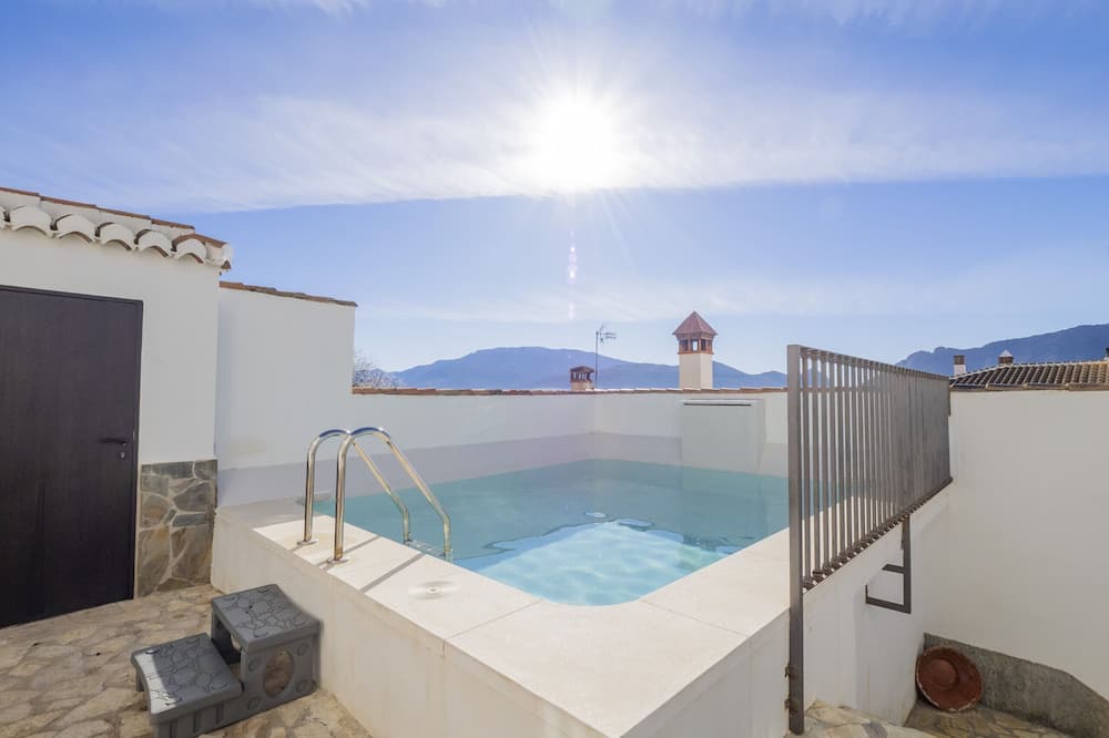 Zafarraya Cottage | Cubo's La Casa de Tita Elvira Family 20 PAX